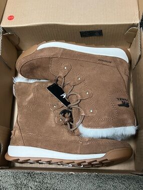 Sorel Youth Whitney II Joan Lace WP Boots in Tan and Chalk